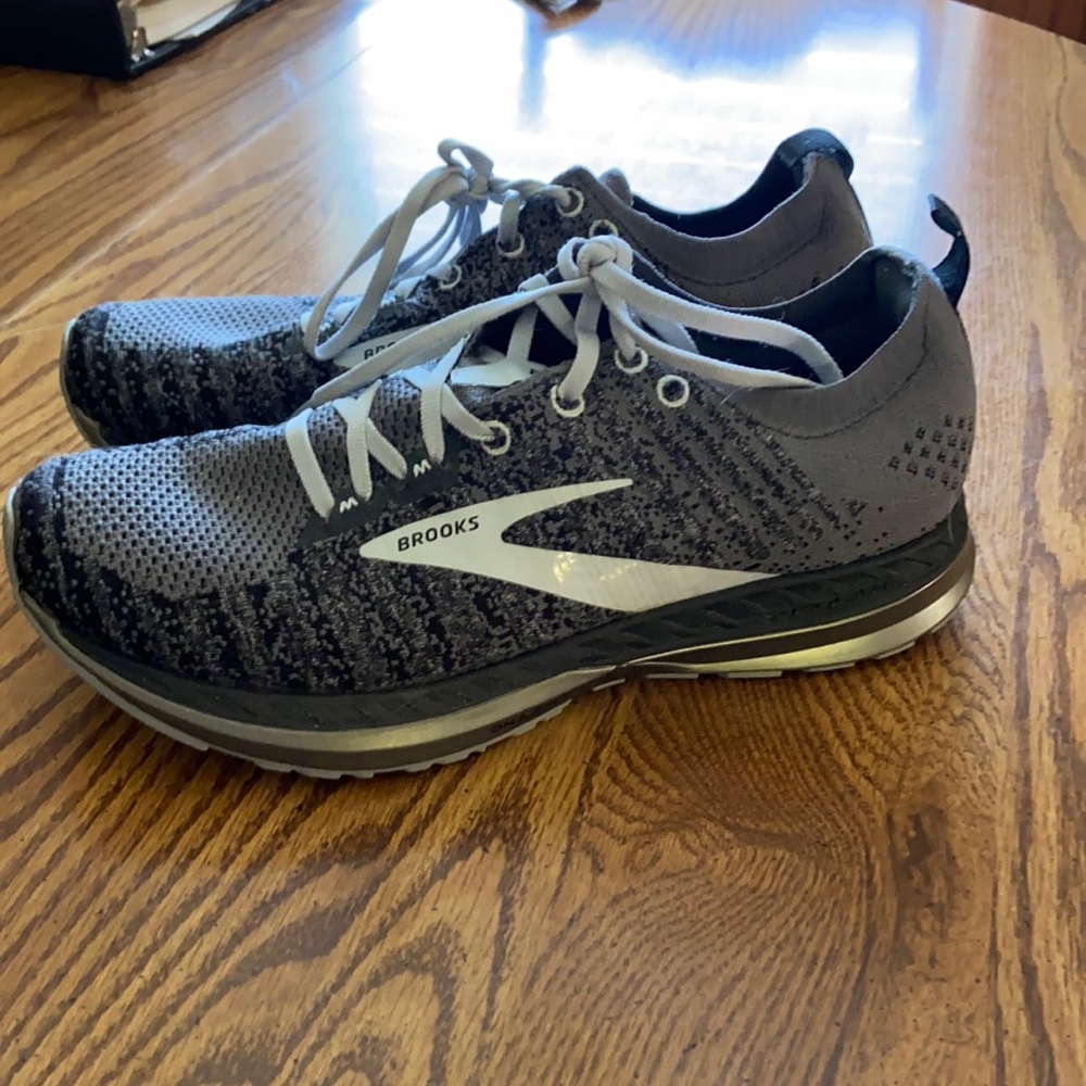 Brooks Sneakers/lightly worn